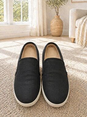UGG Gene Black Slip-On Casual Slippers Size 9 GUC